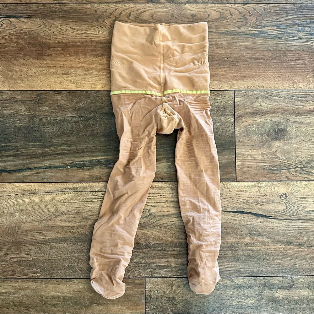 ⭐️BRAND NEW⭐️ Sheertex Nude Tights